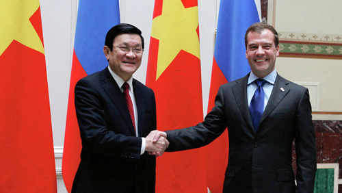 ประธานประเทศท่านเจืองเติ้นซางเข้าเยี่ยมคารวะนายกฯรัสเซียนาย ดิมีตรี เมดเวเดฟ